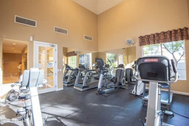 Building Photo - 1500 E Pusch Wilderness Dr