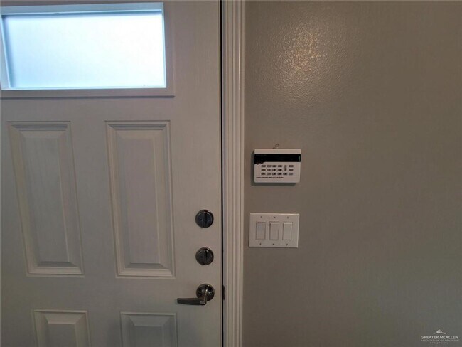 Building Photo - 21 Davenport St