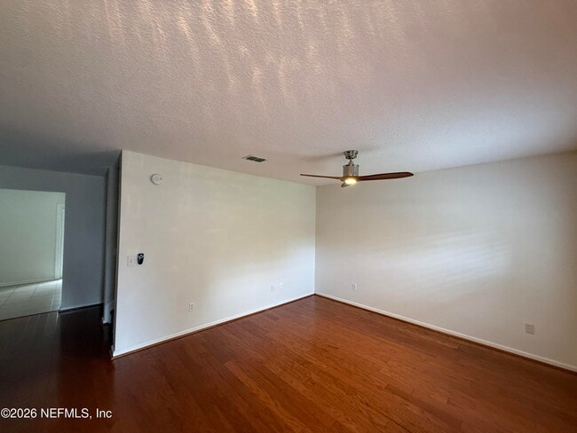 Building Photo - 1590 Vineland Cir