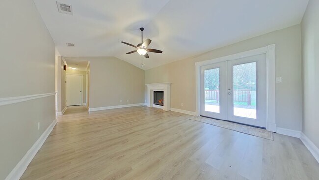 Building Photo - 317 Springwood Cir