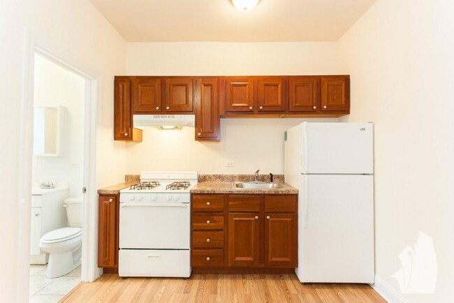 Building Photo - 2600 N Kimball Ave