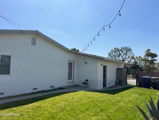 Building Photo - 825 Merced Dr