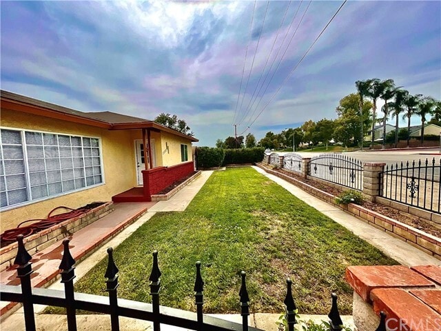 Building Photo - 7247 E Riverside Dr