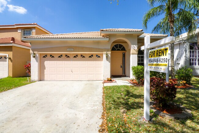 Building Photo - Newly Remodeled 3/2 in Cooper City