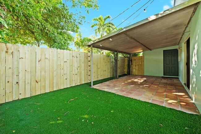 Building Photo - Charming 3-Bed, 2-Bath Home in Prime Fort Lauderdale!