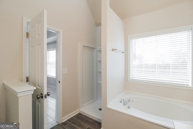 Building Photo - 148 Parkside Dr