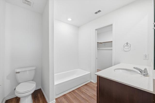 Building Photo - 7336 Woodpecker Dr