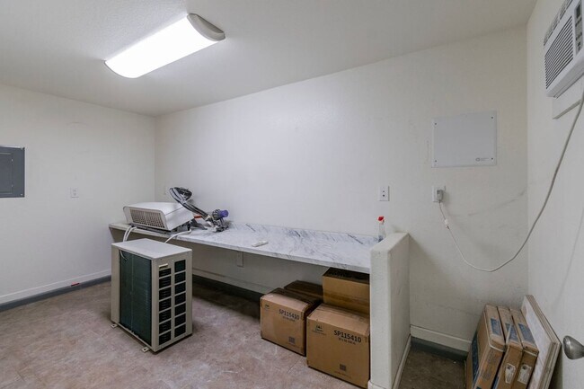 Building Photo - 4615 E St Louis Ave