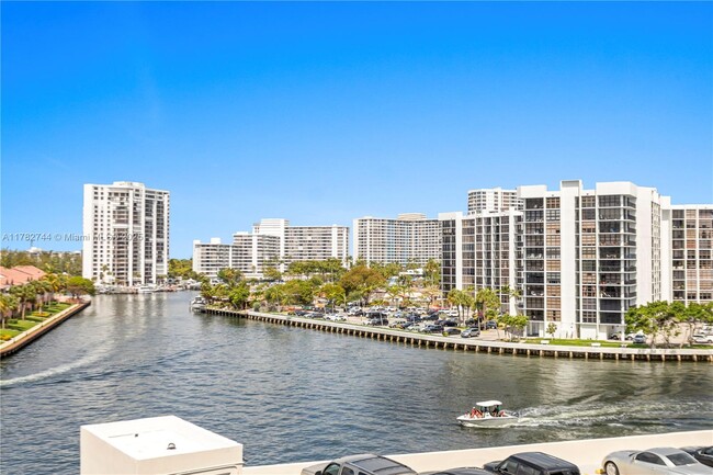 Building Photo - 3800 S Ocean Dr