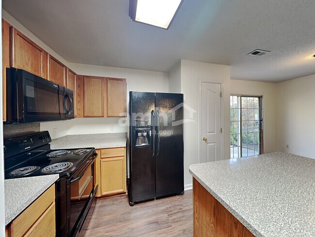 Building Photo - 7739 Sullivans Trace Dr