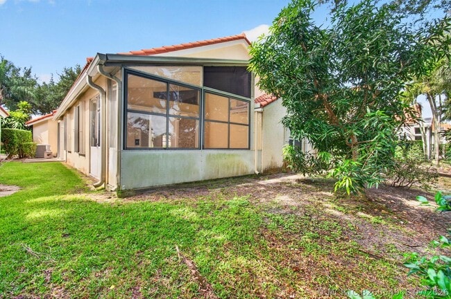 Building Photo - 5225 Brookview Dr