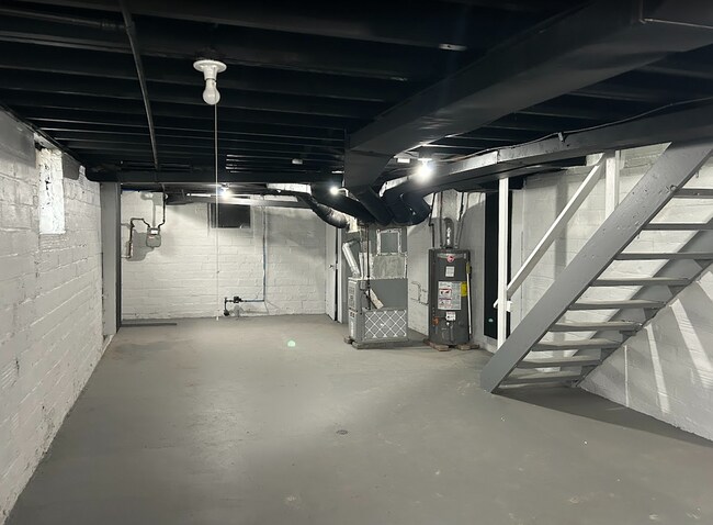 Building Photo - 3235-3257 Oak Rd