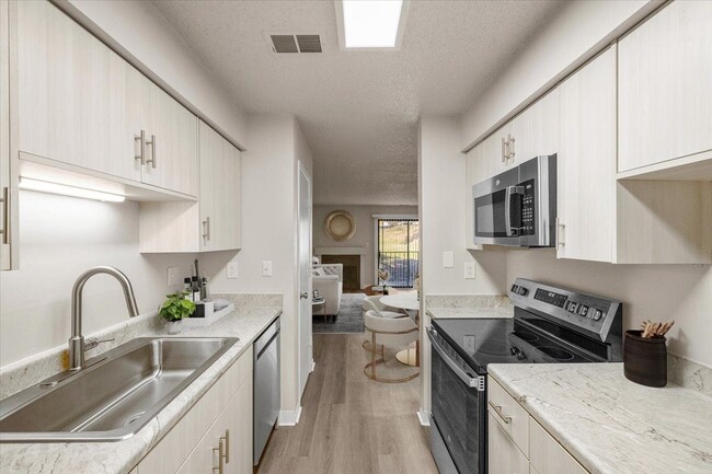 Building Photo - Cloverset Apartment Homes