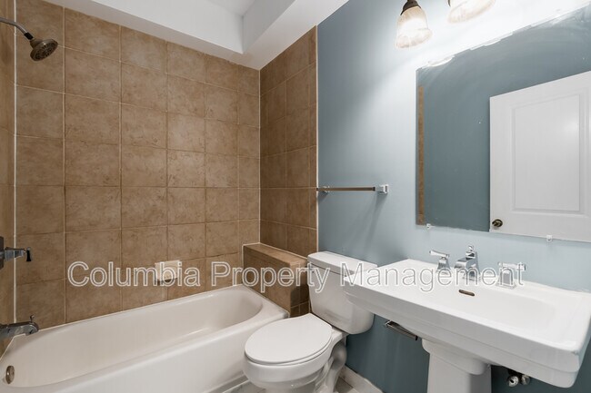 Building Photo - 1553 9th St NW