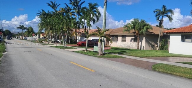 Building Photo - 1417 SW 139th Ave