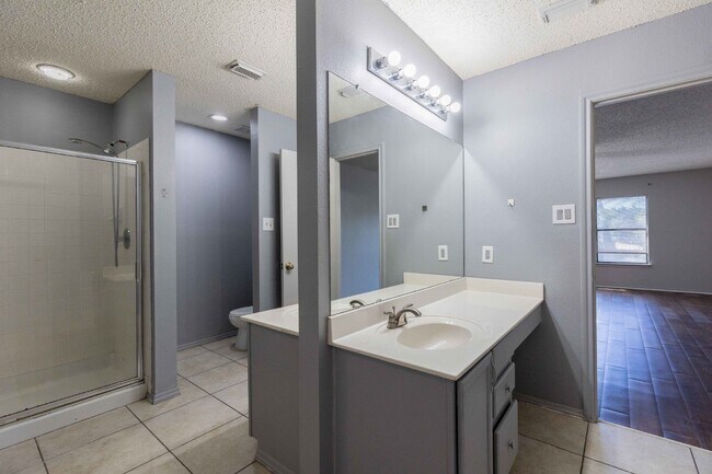 Building Photo - 8423 Parry Path