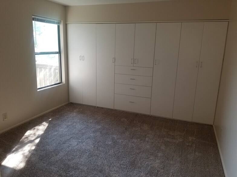 Bedroom with California Closets - 941 Calle Mejia