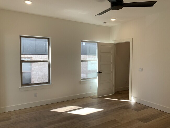 Building Photo - 2616 SW Livingston Square