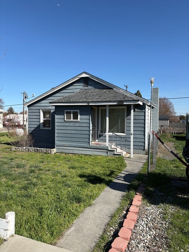 Building Photo - Cute Ephrata Home-Reduced Rent
