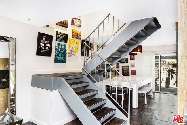 Building Photo - Furnished 3-Bedroom Townhome in a Gated Palm Springs Community