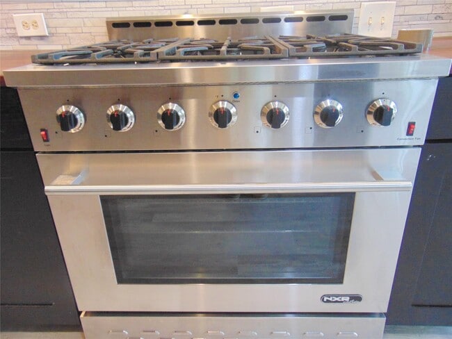 Building Photo - 1809 Edinburg Ave