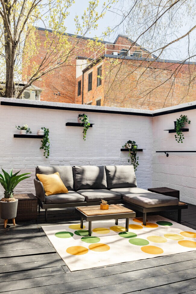 Building Photo - 1304 Broadway-ID1056031P