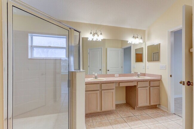 Building Photo - 19332 Everton Pl