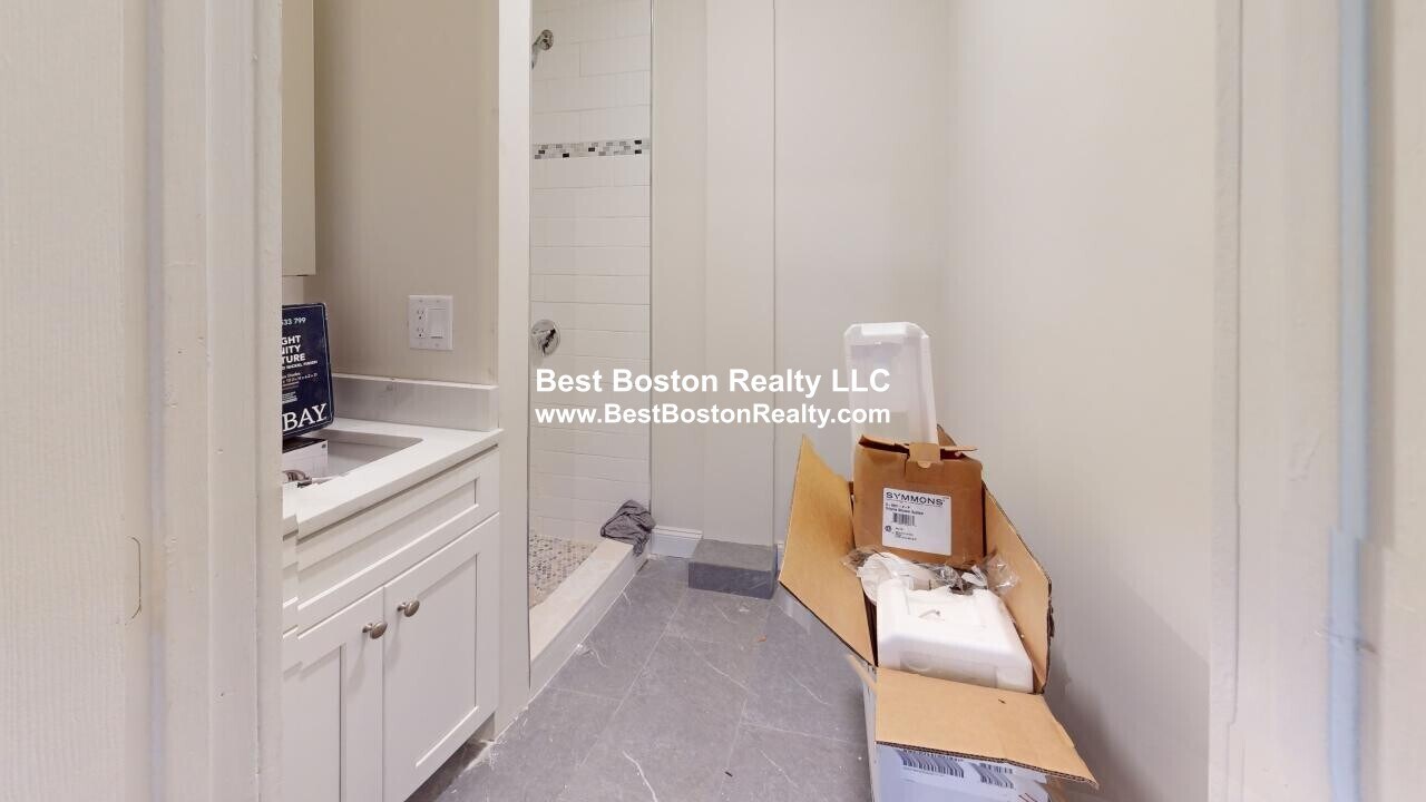 Building Photo - 309 Hurley St