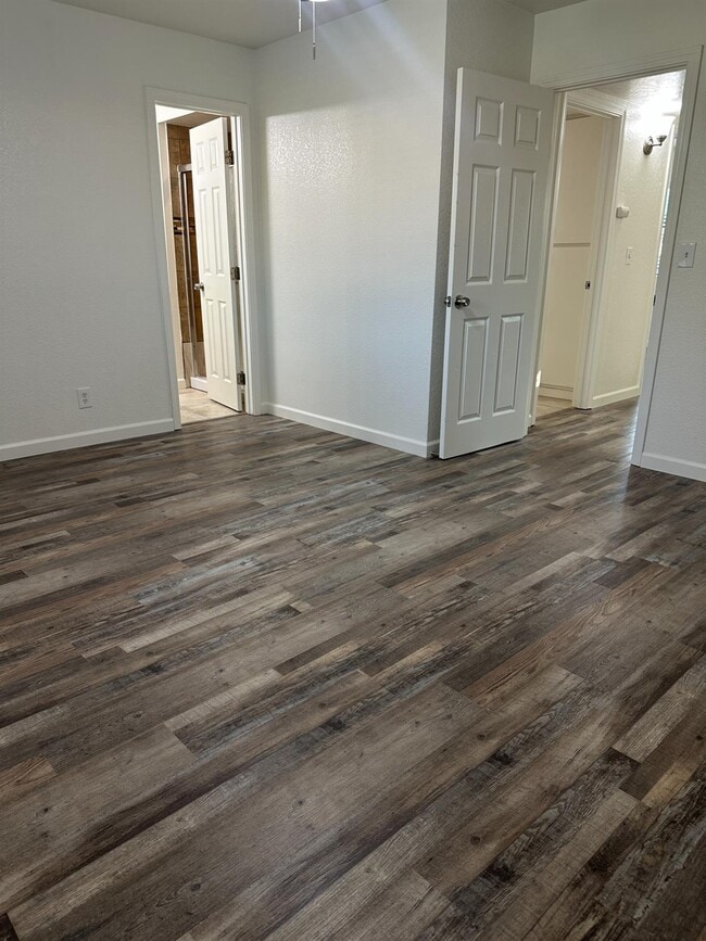 Building Photo - 440 N Homsy Ave