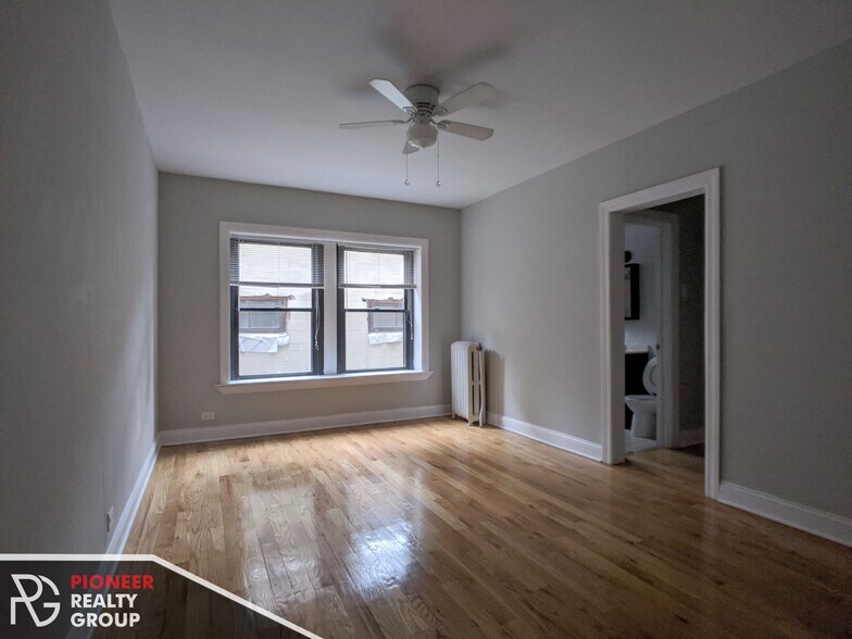 Primary Photo - 1160 N Dearborn St
