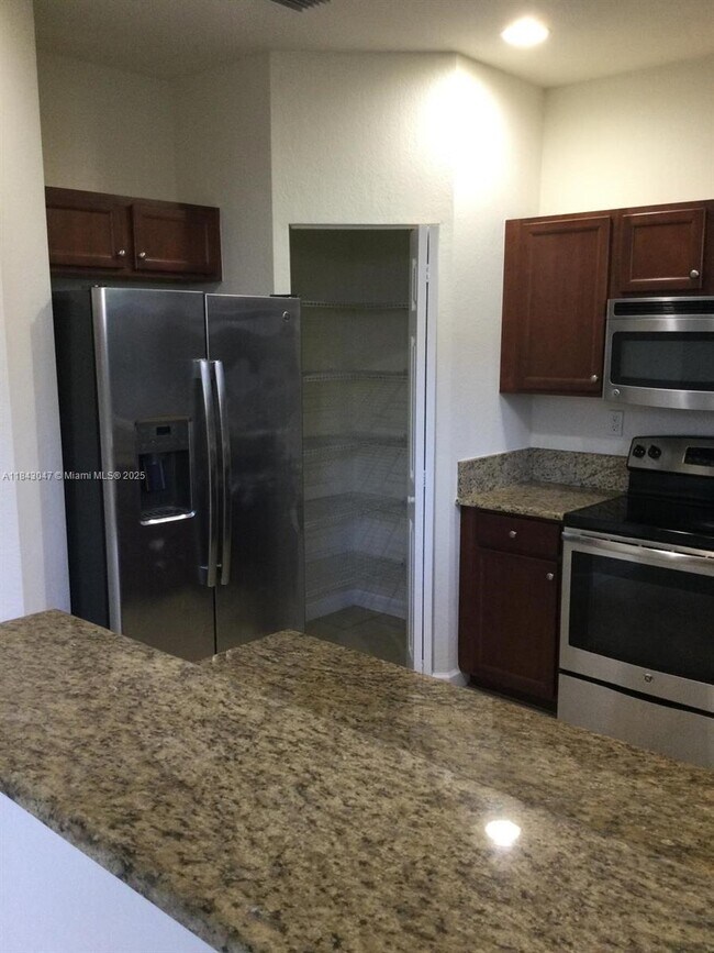 Building Photo - 17370 SW 153rd Ave