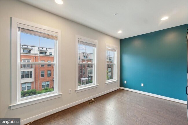 Building Photo - 241 Kepler Dr