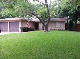 Building Photo - 822 Wateka Way