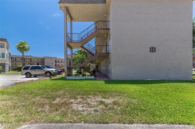 Building Photo - 701 Lori Dr