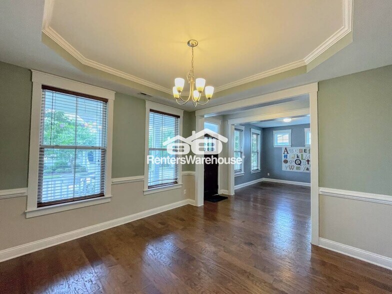 Building Photo - 3304 Patrick Henry Dr