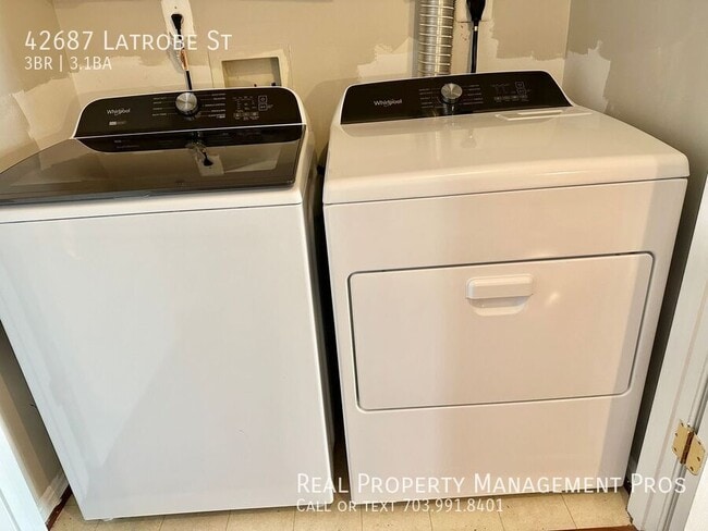 Building Photo - 42687 Latrobe St