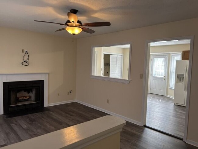 Building Photo - 3816 Hagge St