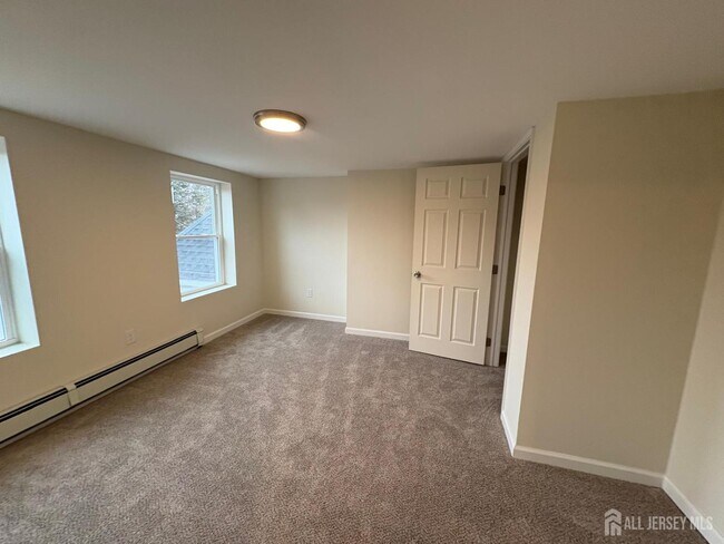 Building Photo - 786 S Main St