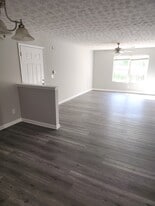 Building Photo - 4201 Fairington Village Dr