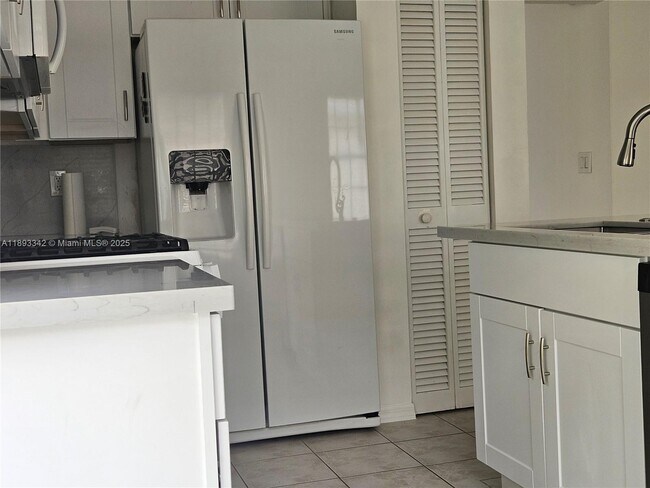 Building Photo - 32 Gables Blvd