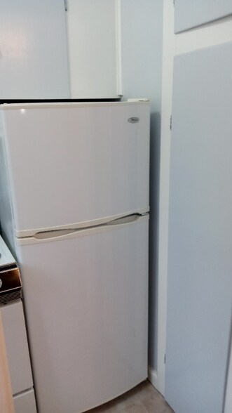 Building Photo - W. W 9th Ave