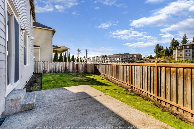 Building Photo - Stunning Four Bedroom Home In NW Portland ...