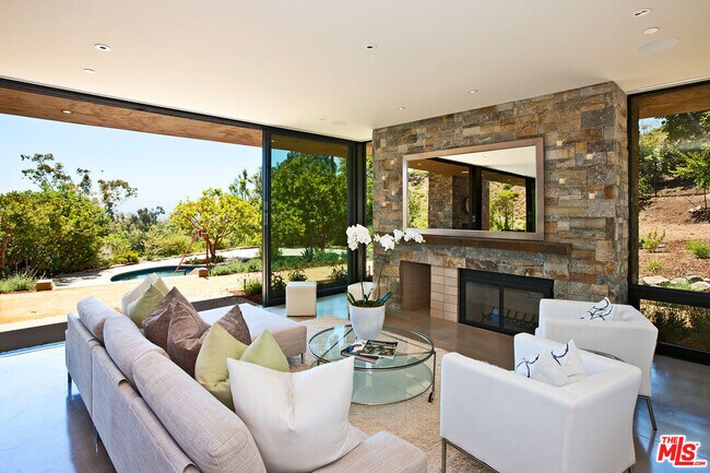 Building Photo - 6228 Sycamore Meadows Dr