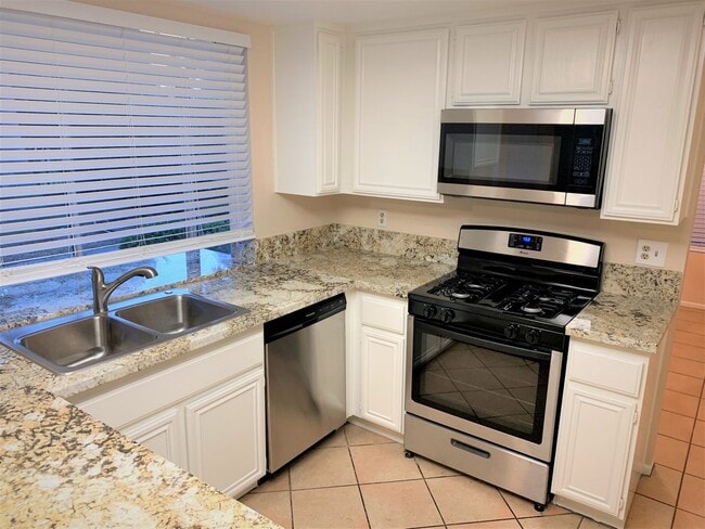 Building Photo - 1228 Scenic View St