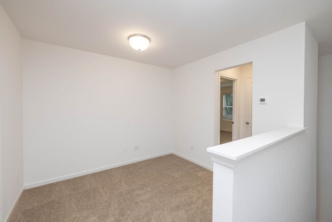 Building Photo - 3BD Townhome Walking Distance to Downtown READY MAY 20TH