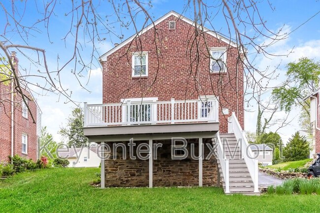 Building Photo - 2032 Jenkintown Rd