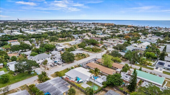 Building Photo - Beautiful Fully-Furnished 2BR/2BA Coastal Retreat in Cape Canaveral