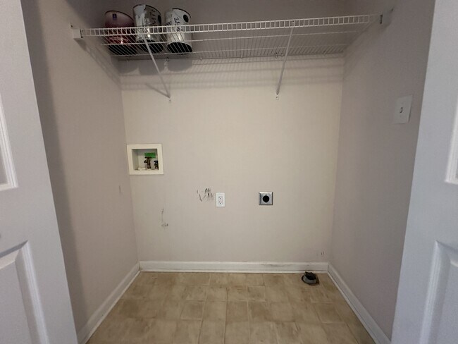 Building Photo - 122 Alexander Blvd