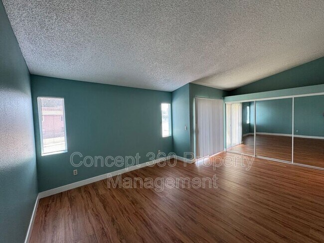 Building Photo - 770 W Almond St