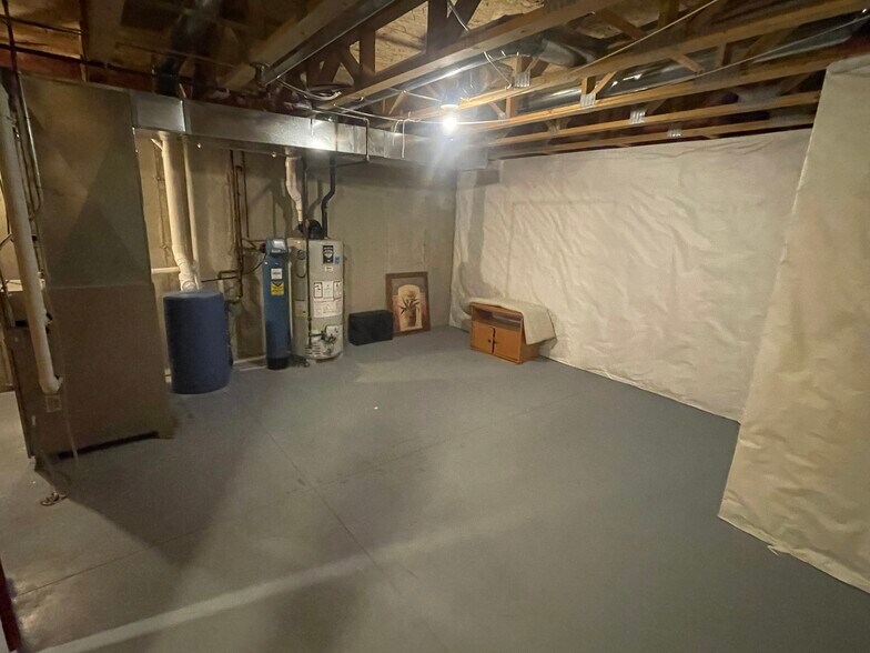 Good Storage Space - 2916 Kentville Dr